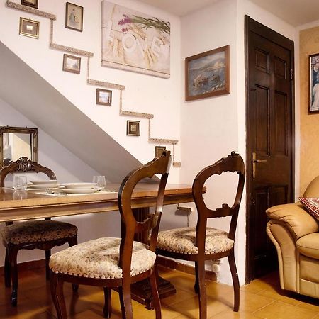Ferienwohnung Casa Flora Porto Ceresio Exterior foto